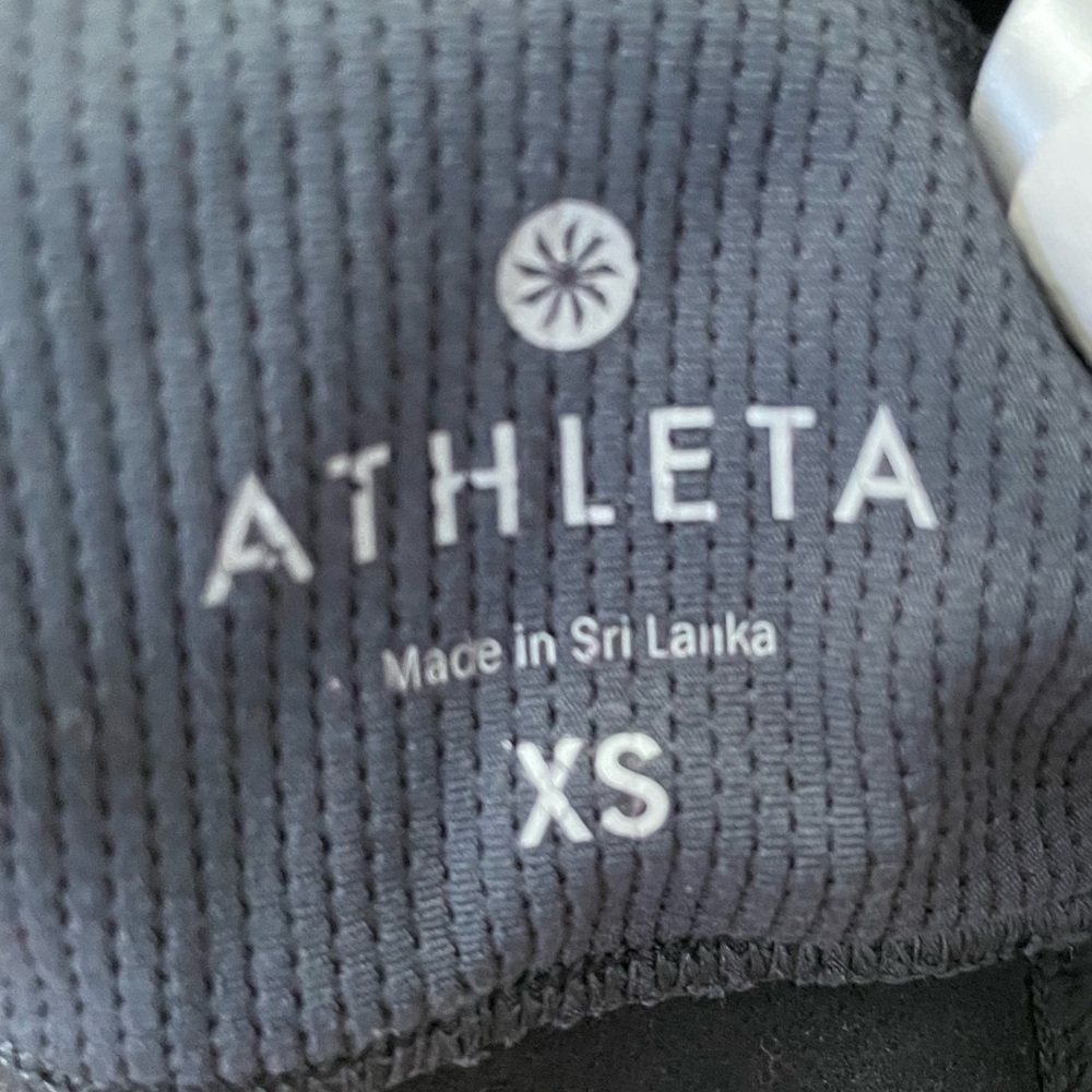 Athleta the Power of She camo print sports bra, XS - Picture 6 of 6